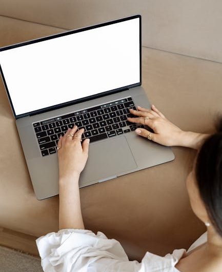 Настройка и использование Suno AI на русском языке без подписки