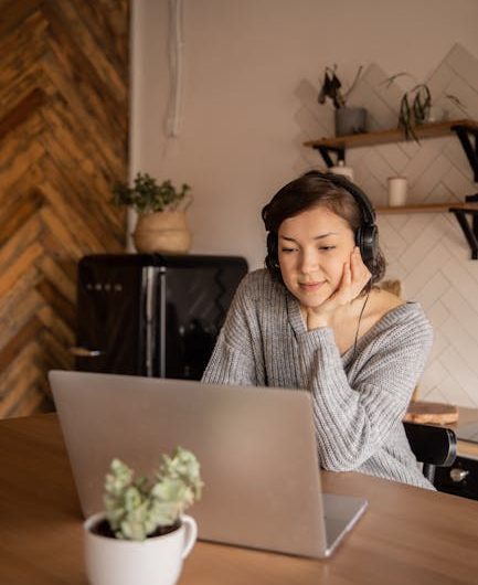 Регистрация и начало использования Suno AI для YouTube на русском языке