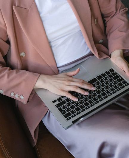 Suno AI для создания и редактирования контента в социальных сетях и музыкальных сервисах
