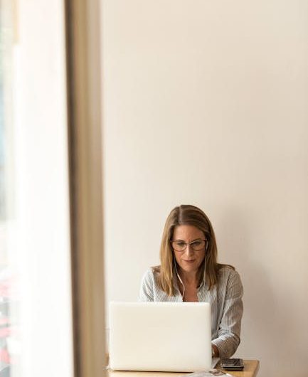 Нейросеть Suno на русском: интерфейс, функции и возможности на русском языке на компьютере